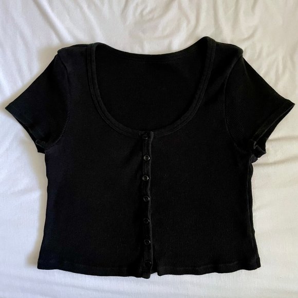 SOLD - American Apparel 2x1 Black Ribbed Button Crop Top - Picture 4 of 10